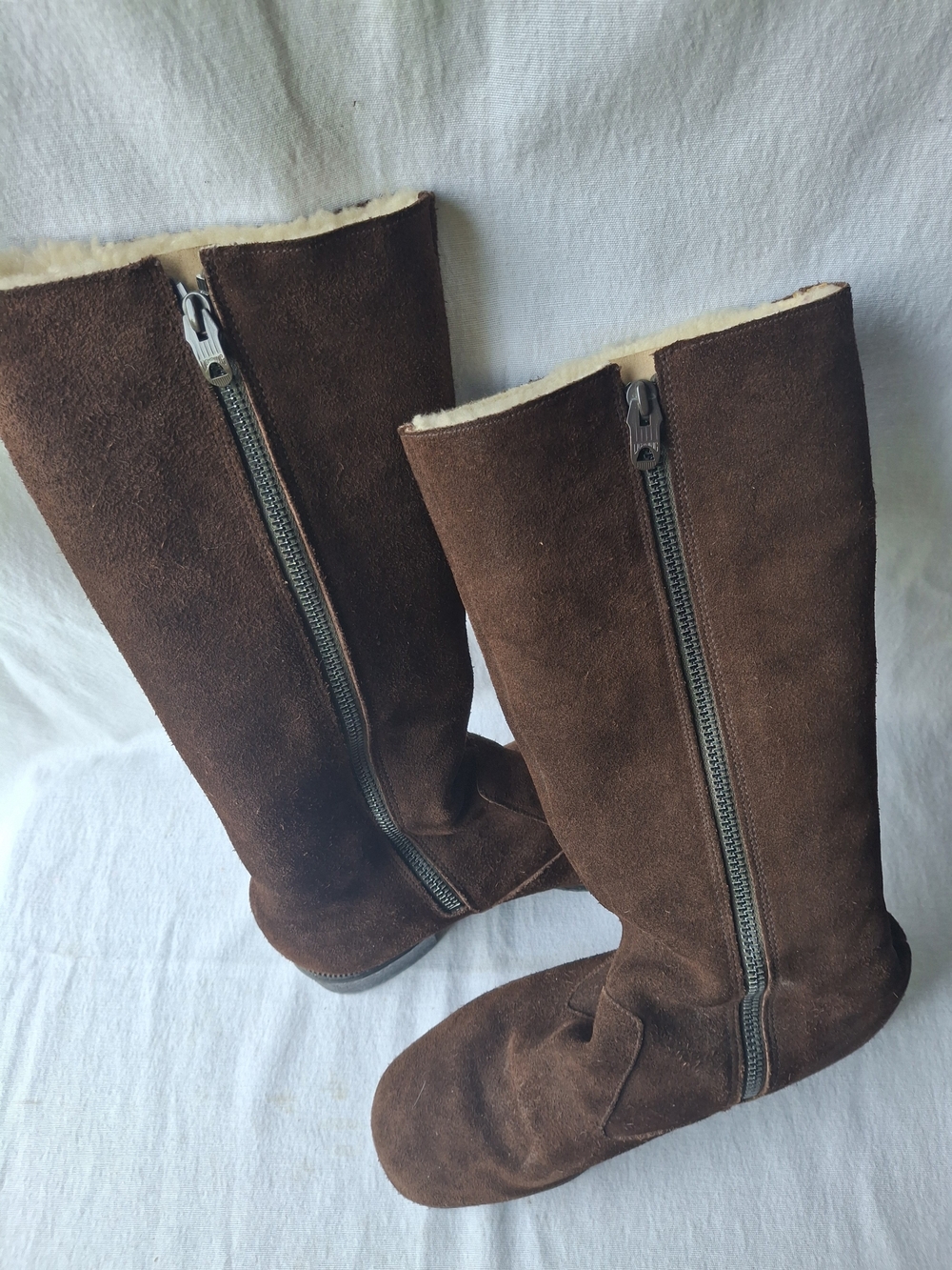Women's Brown Suede Shearling-Lined Mid-Calf Boots - Picture 4 of 7